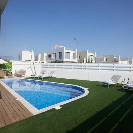 Вилла Almaria *