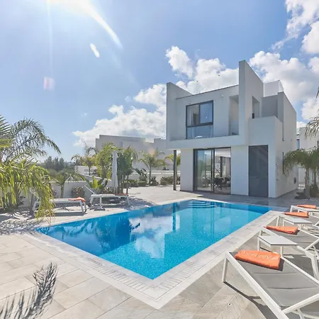 Almaria Villa