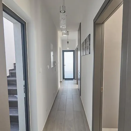 Almaria * بروتاراس